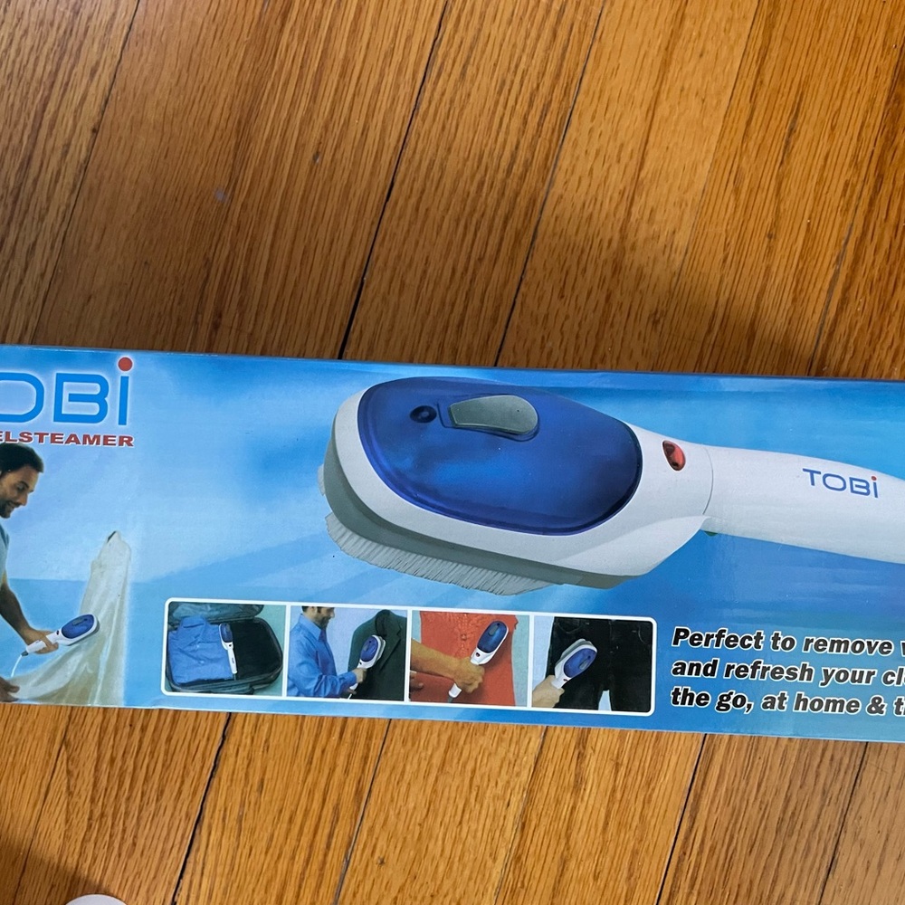 Tobi Portable Steamer in Blue and White
